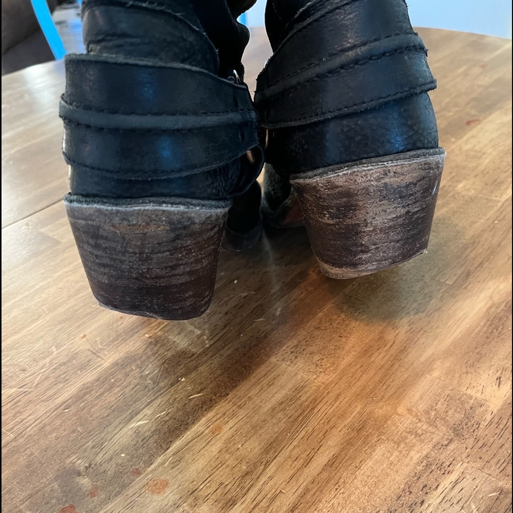 Women’s size 10 frye boot - Picture 2 of 4